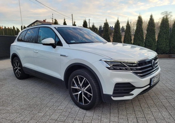 Volkswagen Touareg cena 169986 przebieg: 129900, rok produkcji 2019 z Warszawa małe 436